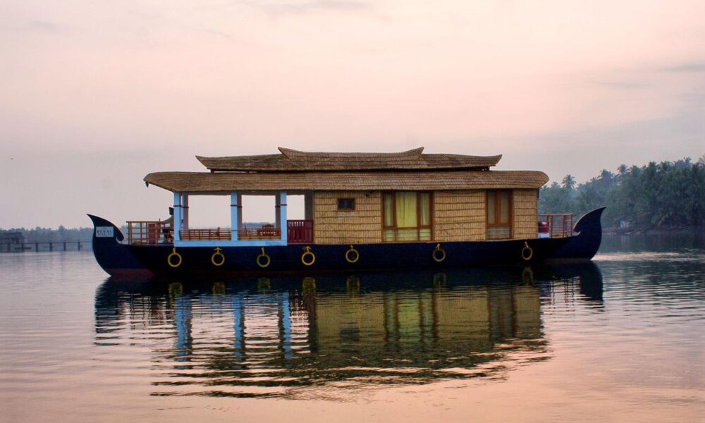 Romantic Monsoon Houseboat Cruise in North Kerala